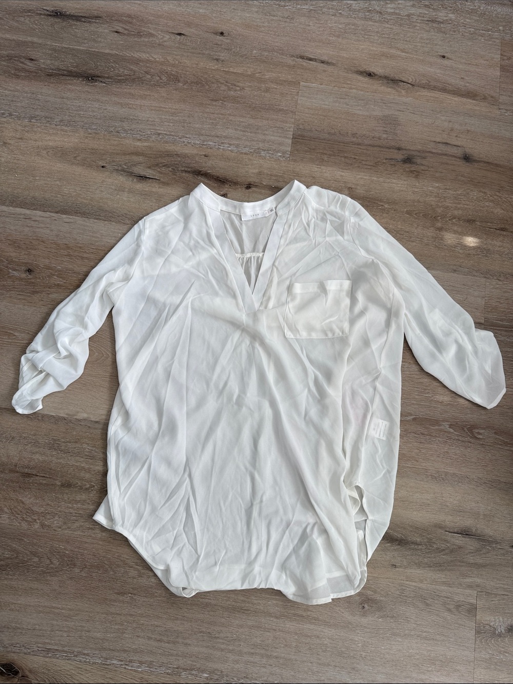 Lush White V-Neck Lightweight Tunic Blouse